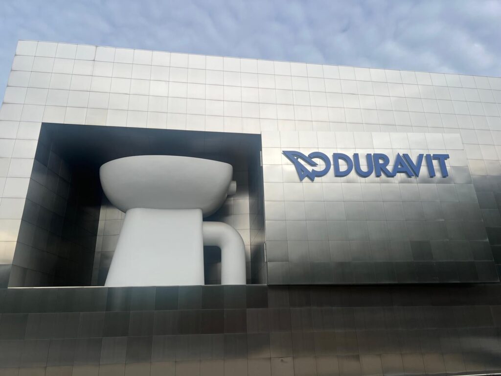 Duravit fabriek in Duitsland bezocht door myCUBY Prefab badkamers